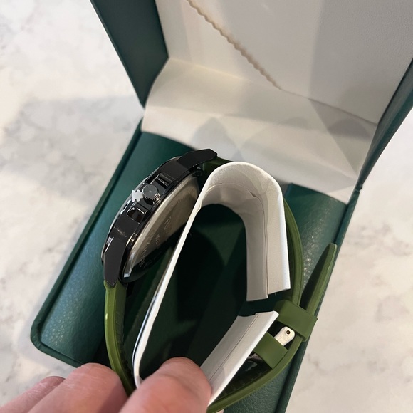 NIB Fossil watch - Picture 6 of 6